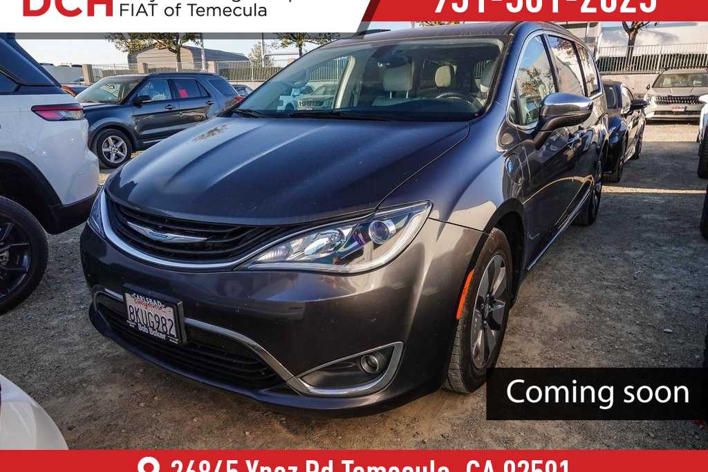 2019 Chrysler Pacifica Hybrid Limited -
                  Temecula, CA