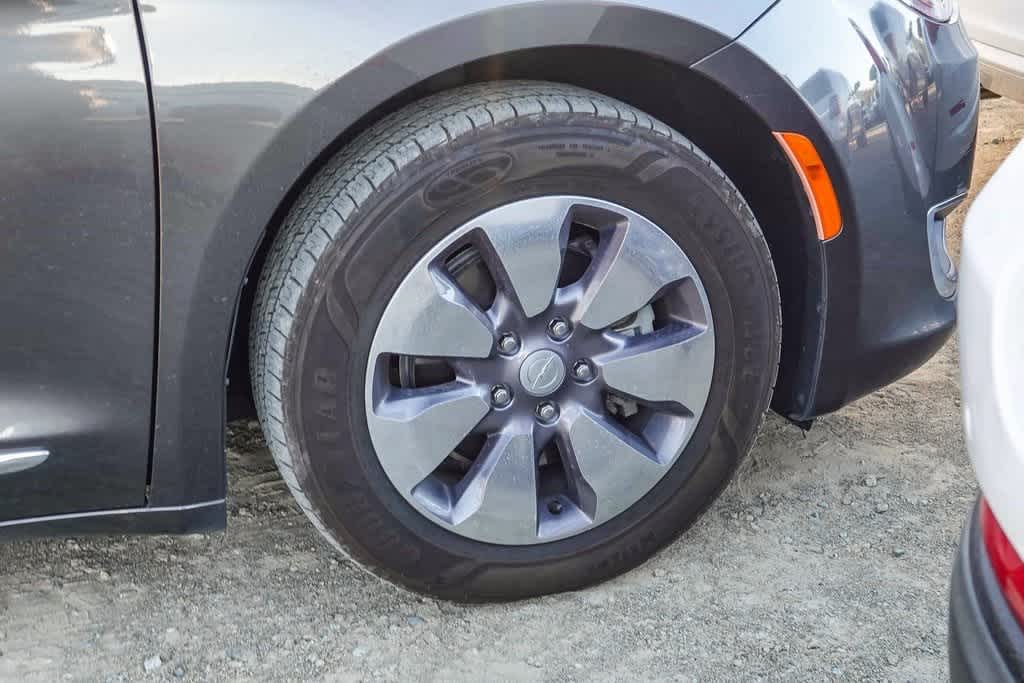 Thumbnail: 2019 Chrysler Pacifica - 6