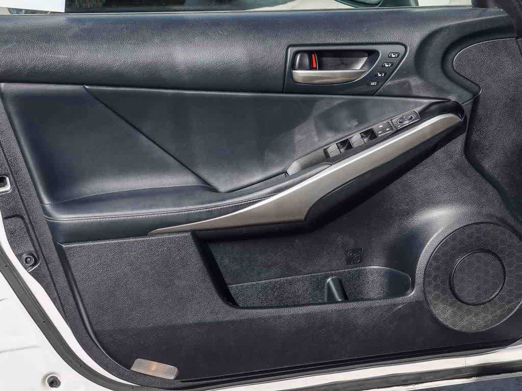 Thumbnail: 2018 Lexus IS - 19