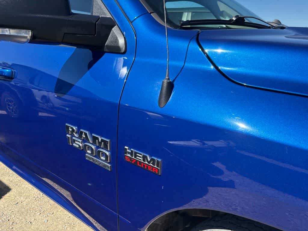 Thumbnail: 2019 RAM 1500 Classic - 6