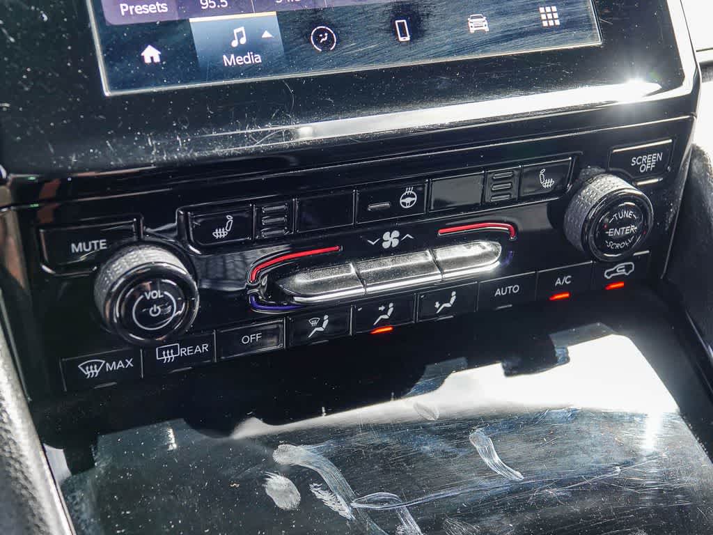 Thumbnail: 2023 Jeep Grand Cherokee - 21