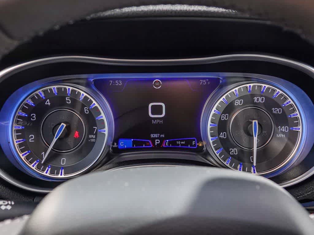 Thumbnail: 2023 Chrysler 300 - 23