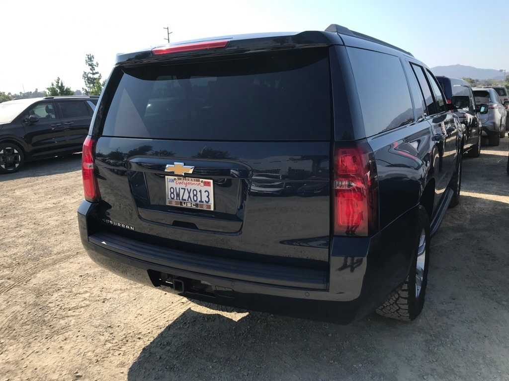 Thumbnail: 2019 Chevrolet Suburban - 3