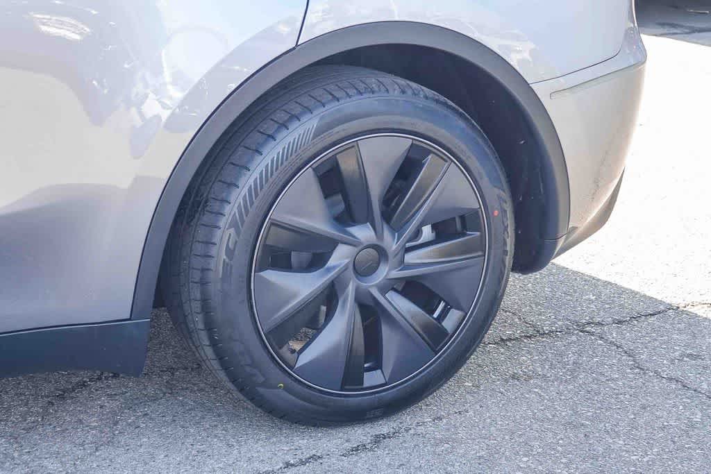 Thumbnail: 2025 Tesla Model Y - 10