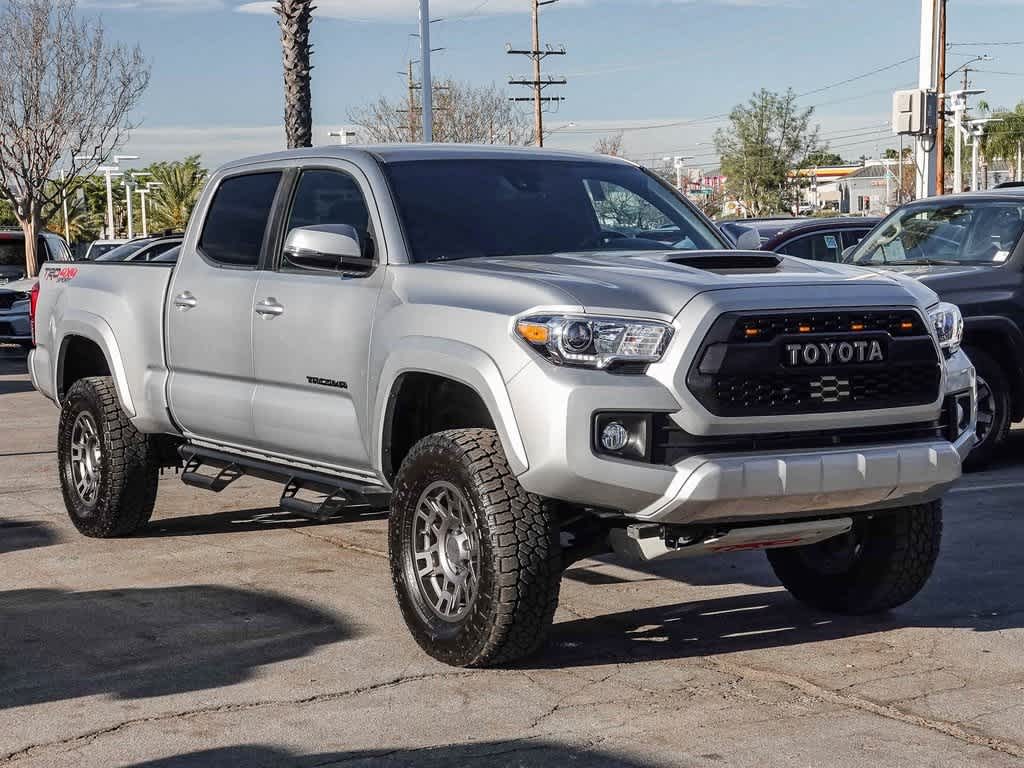 Thumbnail: 2019 Toyota Tacoma - 3