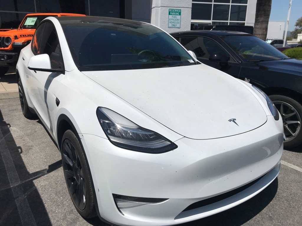 2023 Tesla Model Y Long Range 3