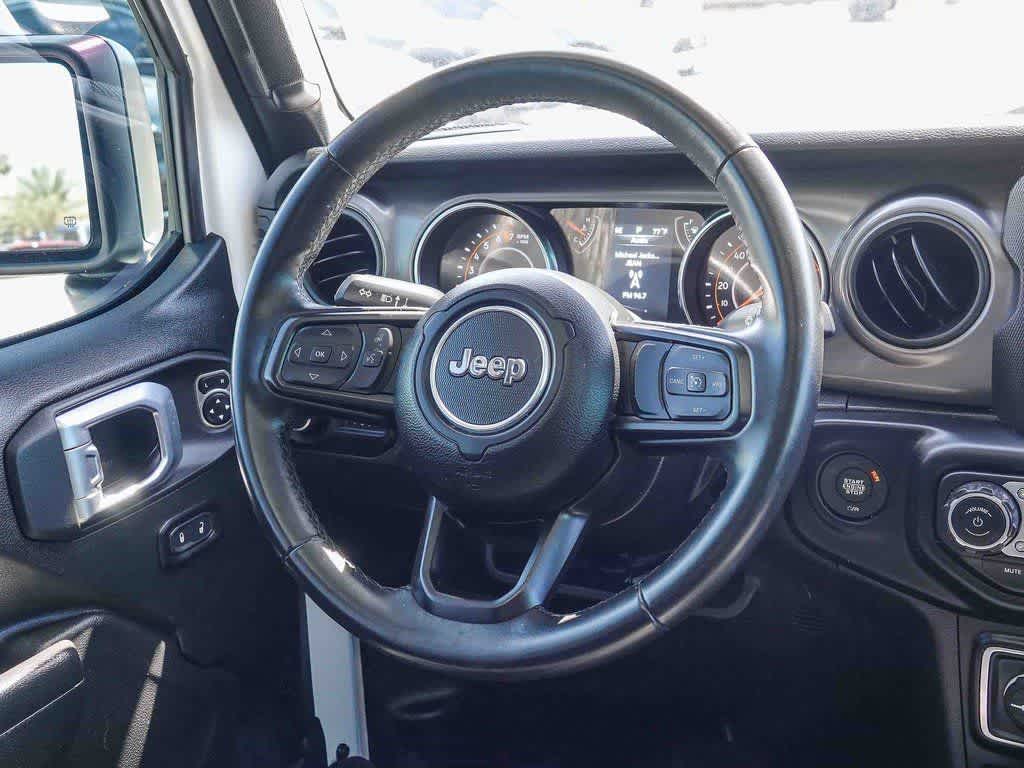 Thumbnail: 2022 Jeep Gladiator - 14