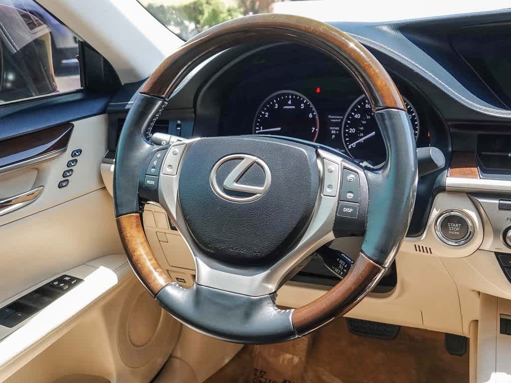 Thumbnail: 2013 Lexus ES - 14