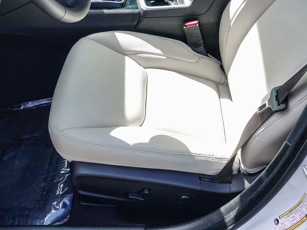 Thumbnail: 2023 Chrysler 300 - 20