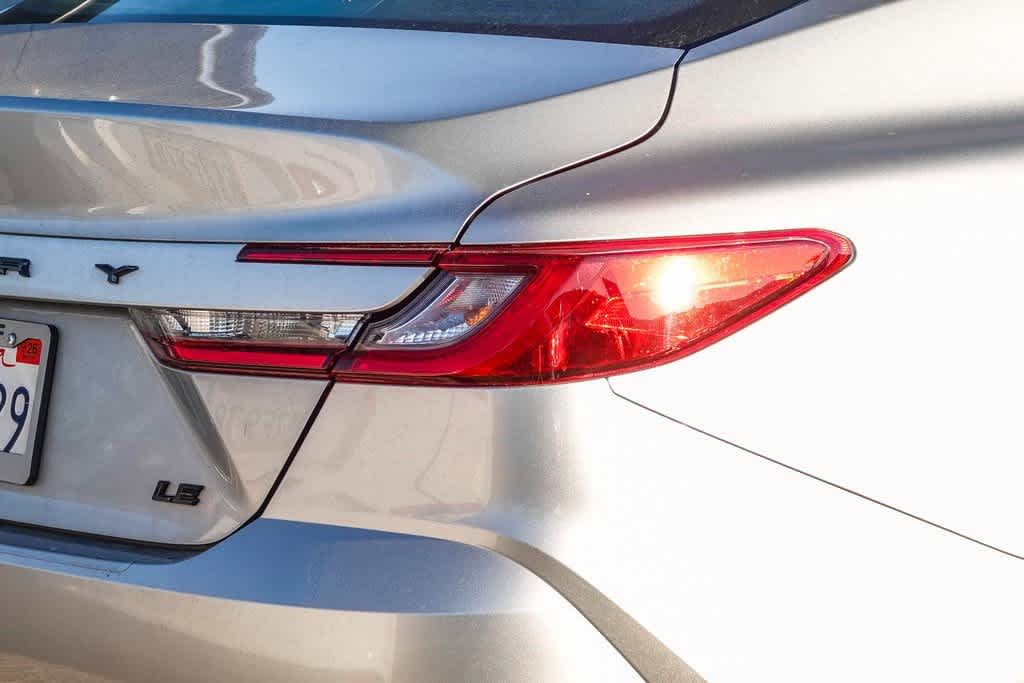 Thumbnail: 2025 Toyota Camry - 11