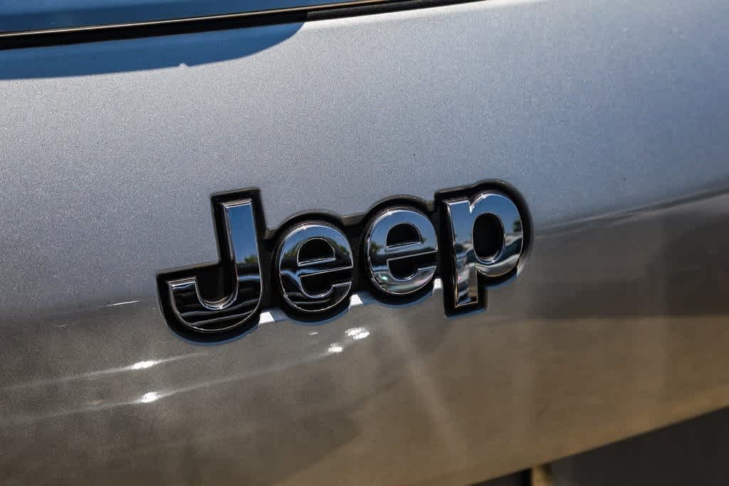 Thumbnail: 2022 Jeep Grand Cherokee - 9