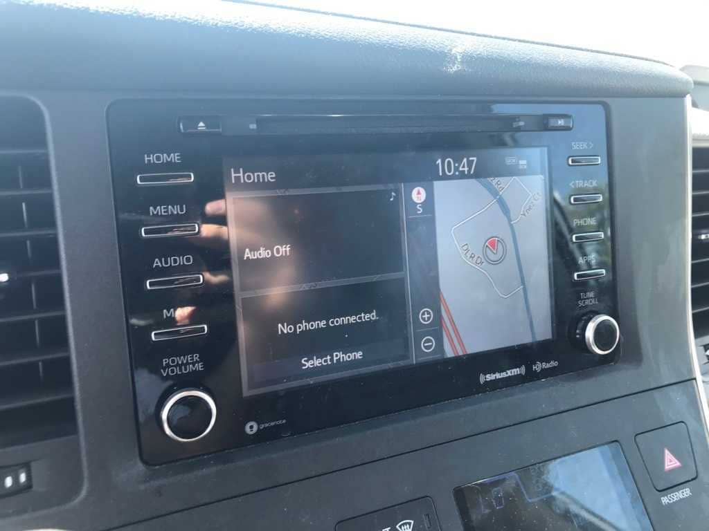 Thumbnail: 2020 Toyota Sienna - 8