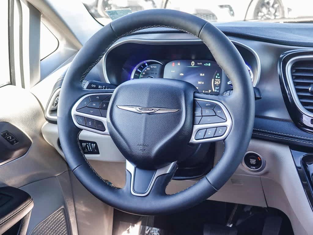 Thumbnail: 2024 Chrysler Pacifica - 14