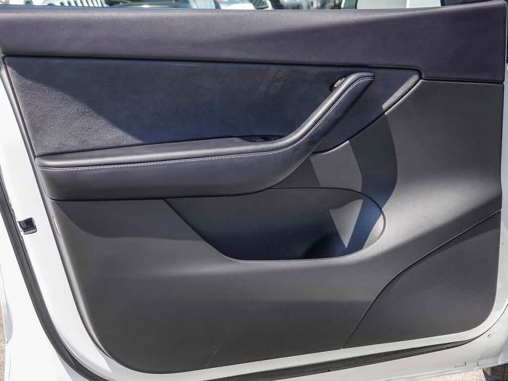 Thumbnail: 2020 Tesla Model Y - 18