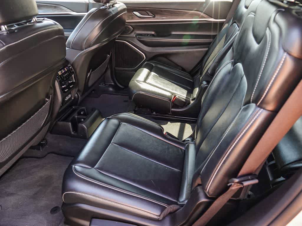 Thumbnail: 2022 Jeep Grand Cherokee - 17