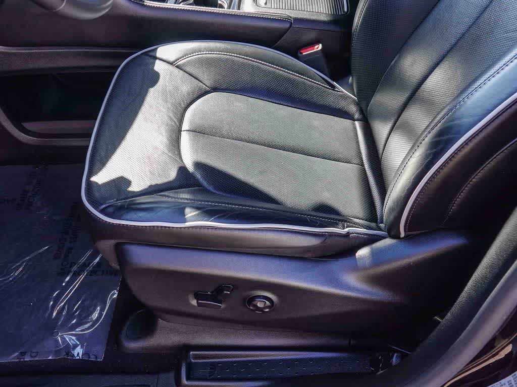 Thumbnail: 2025 Chrysler Pacifica - 20