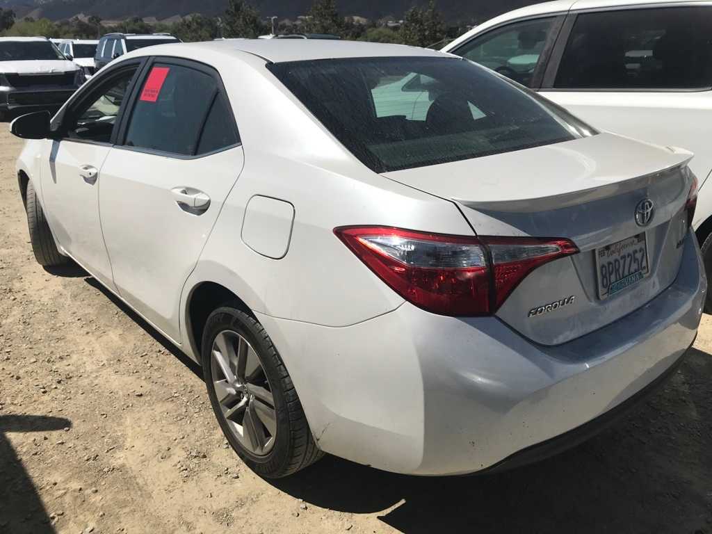 Thumbnail: 2015 Toyota Corolla - 4
