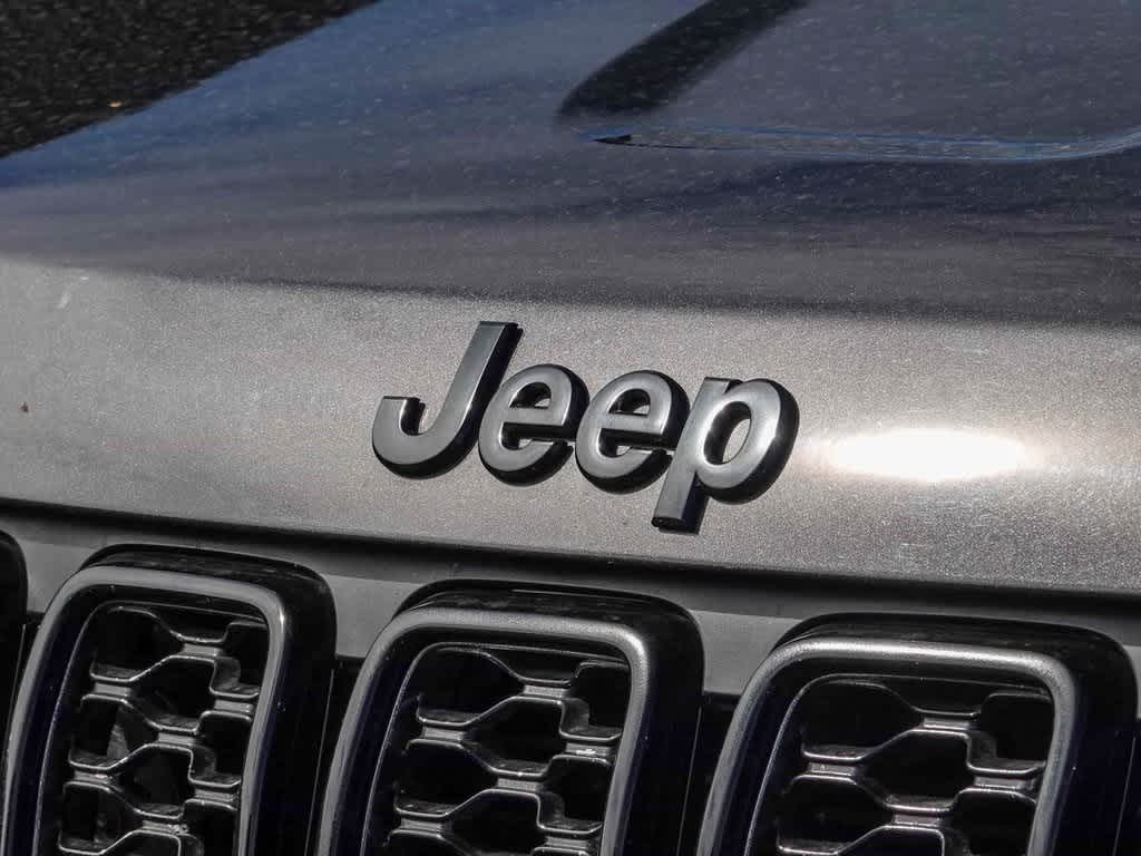 Thumbnail: 2020 Jeep Grand Cherokee - 3
