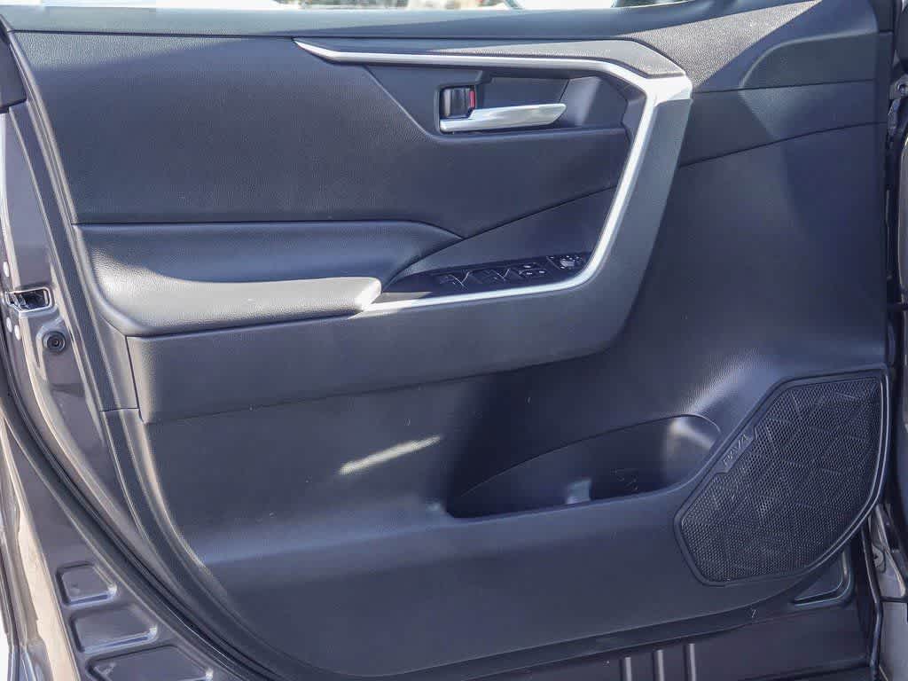 Thumbnail: 2023 Toyota RAV4 - 16