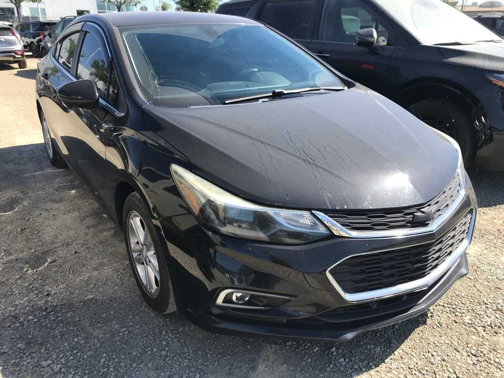 Thumbnail: 2017 Chevrolet Cruze - 3