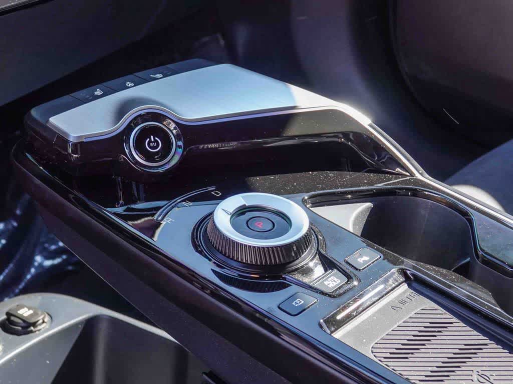 Thumbnail: 2023 Kia EV6 - 18