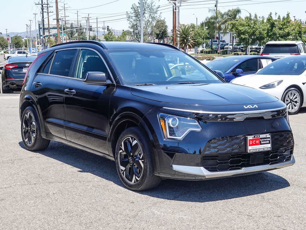 Thumbnail: 2023 Kia Niro - 3