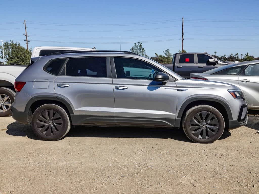 Thumbnail: 2022 Volkswagen Taos - 6