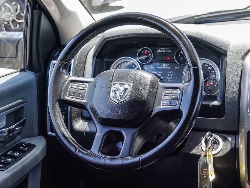 Thumbnail: 2019 RAM 1500 Classic - 14