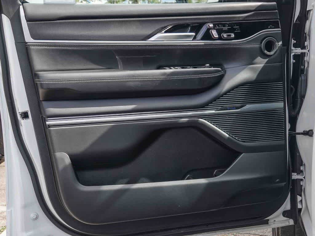 Thumbnail: 2024 Jeep Grand Wagoneer L - 19