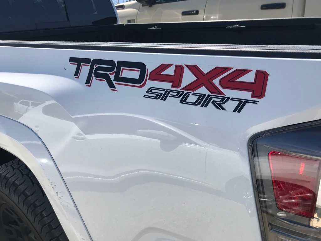 Thumbnail: 2022 Toyota Tacoma - 7
