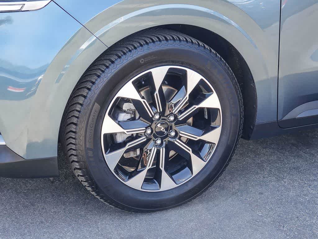 Thumbnail: 2022 Kia Carnival - 9