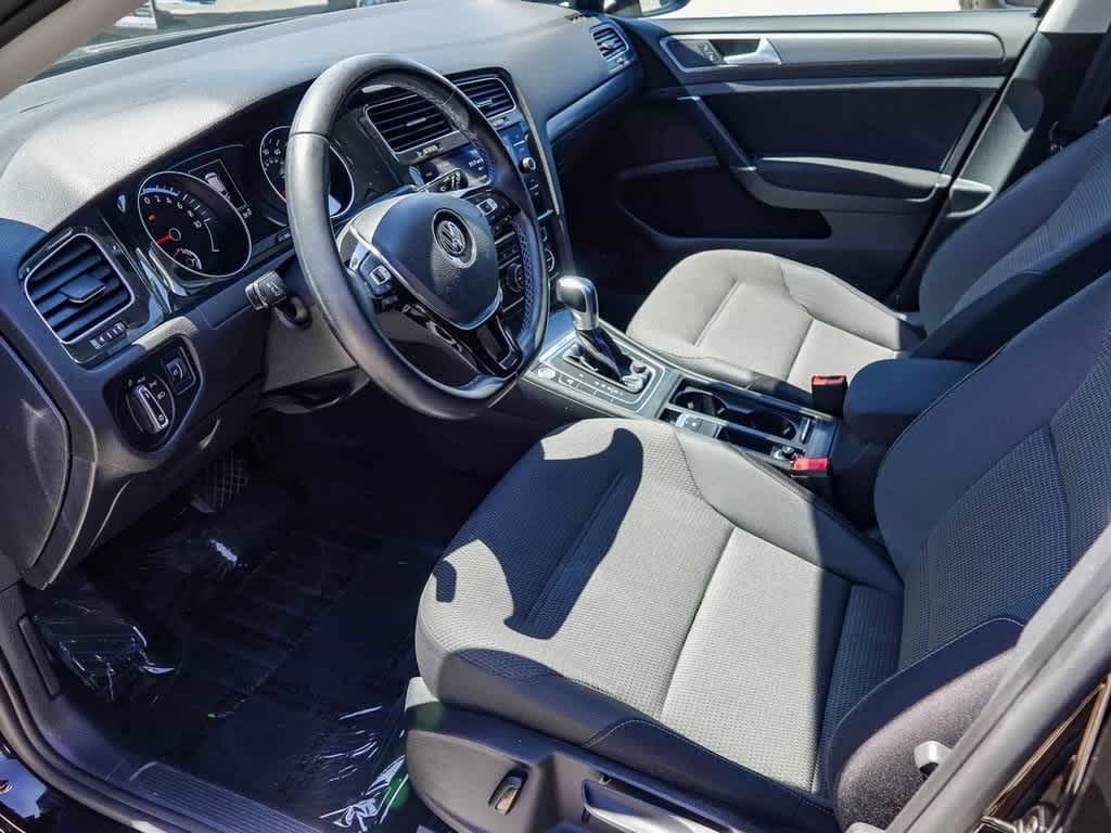 Thumbnail: 2019 Volkswagen e-Golf - 16