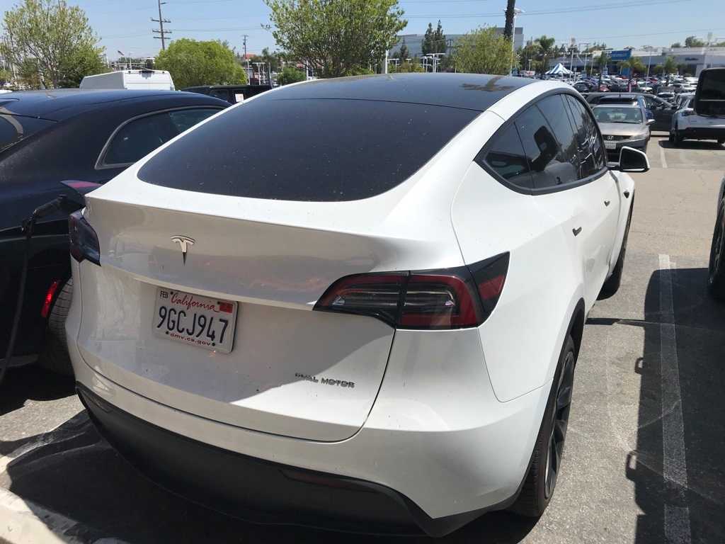 2023 Tesla Model Y Long Range 4