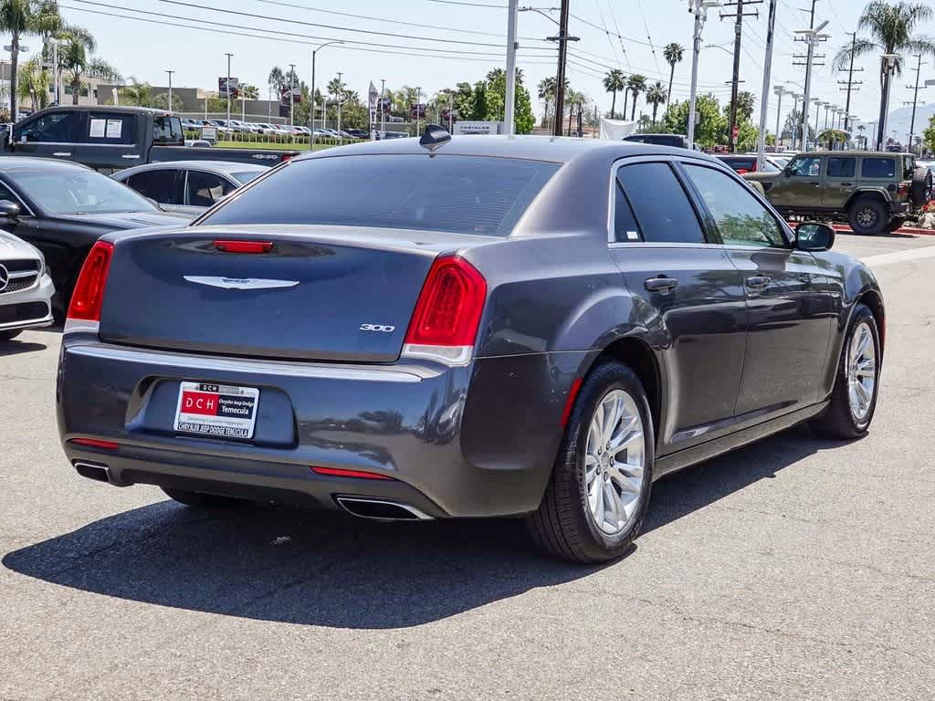 Thumbnail: 2017 Chrysler 300 - 4