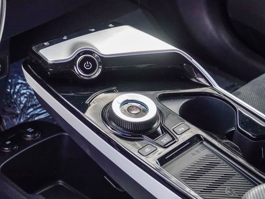 Thumbnail: 2022 Kia EV6 - 18