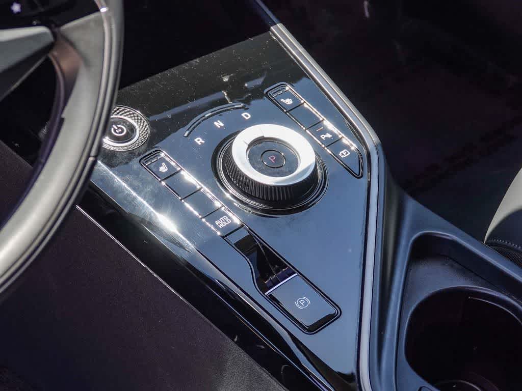 Thumbnail: 2023 Kia Niro - 18