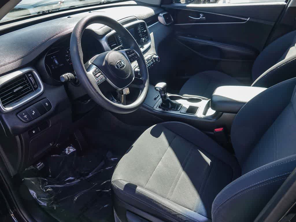 Thumbnail: 2019 Kia Sorento - 16