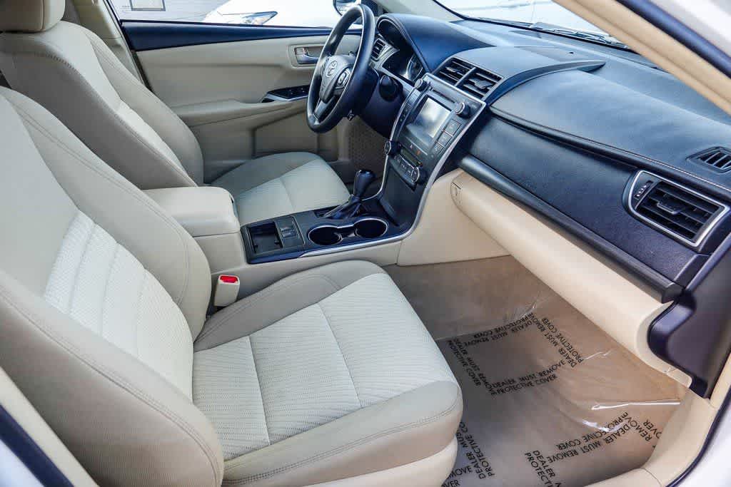 Thumbnail: 2017 Toyota Camry - 15