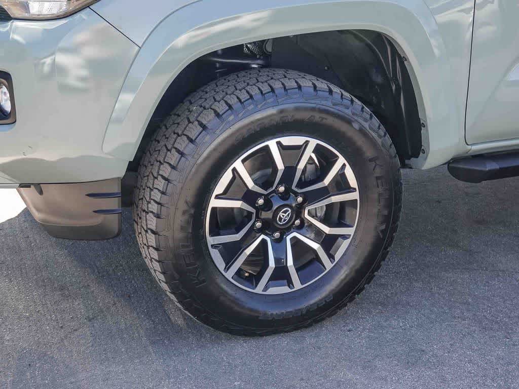 Thumbnail: 2022 Toyota Tacoma - 9