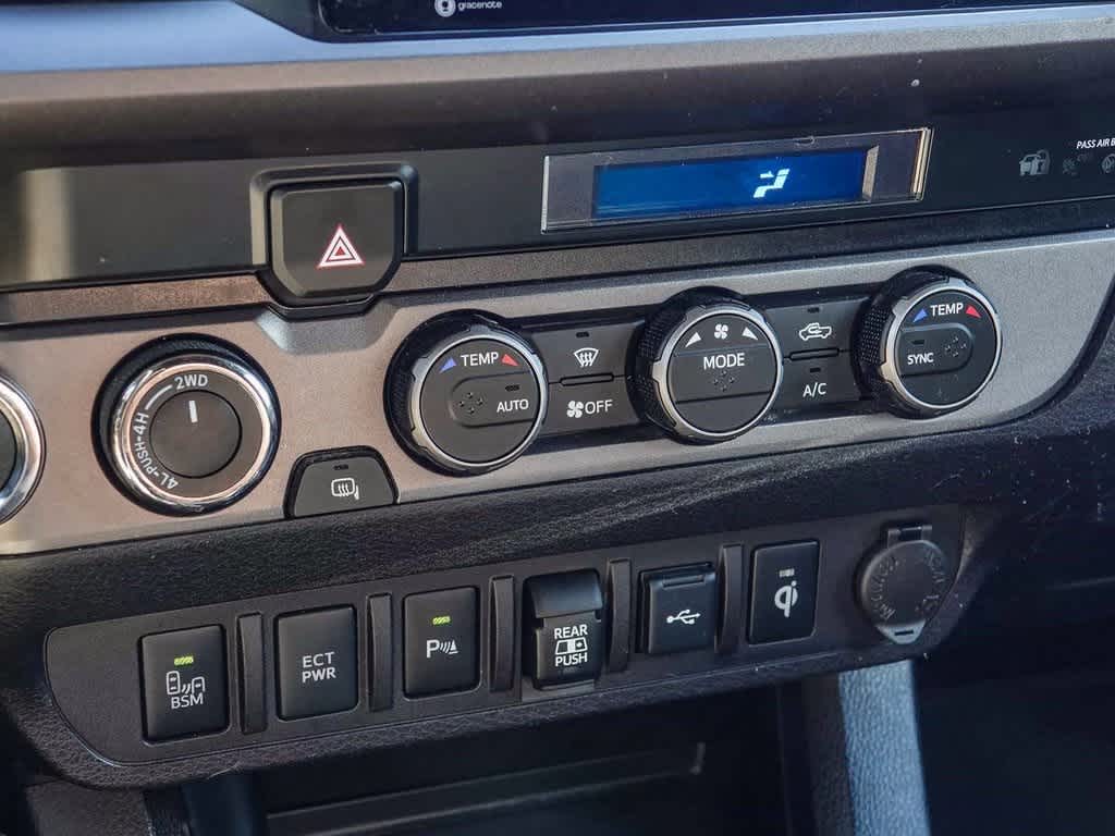 Thumbnail: 2021 Toyota Tacoma - 21