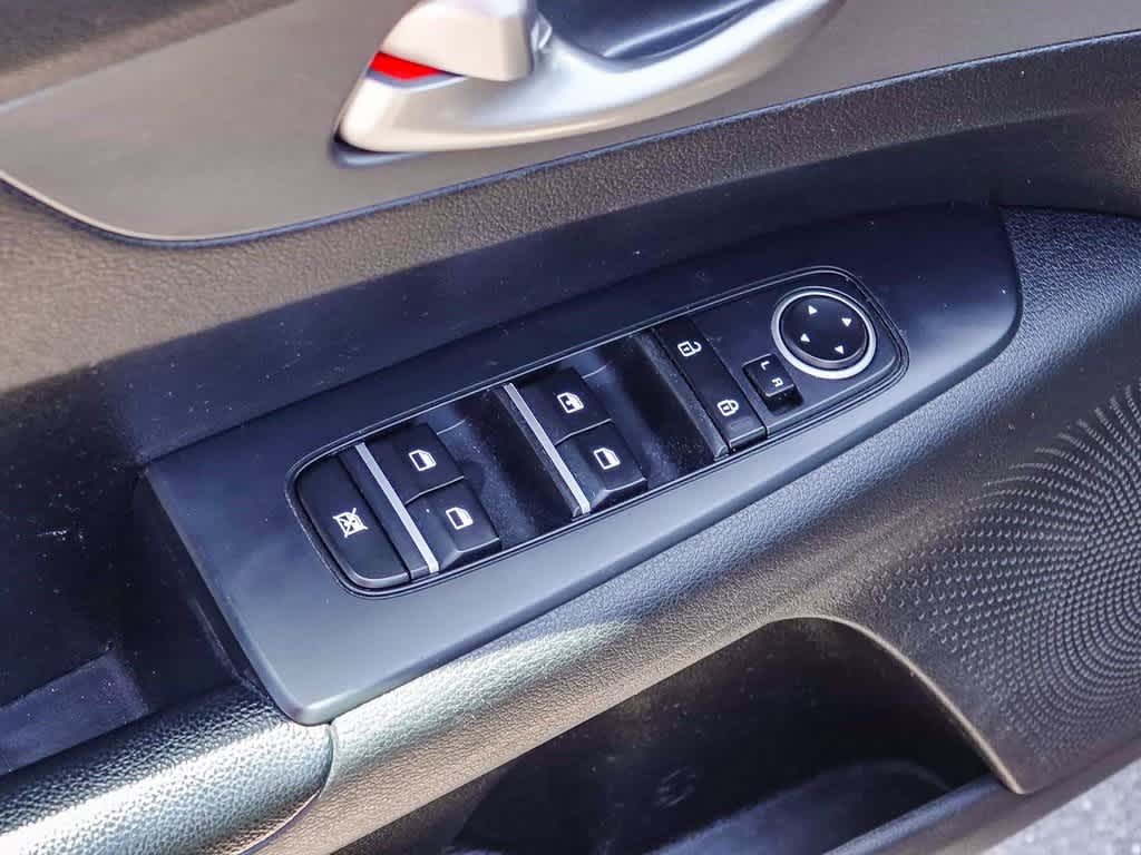 Thumbnail: 2020 Kia Forte - 22