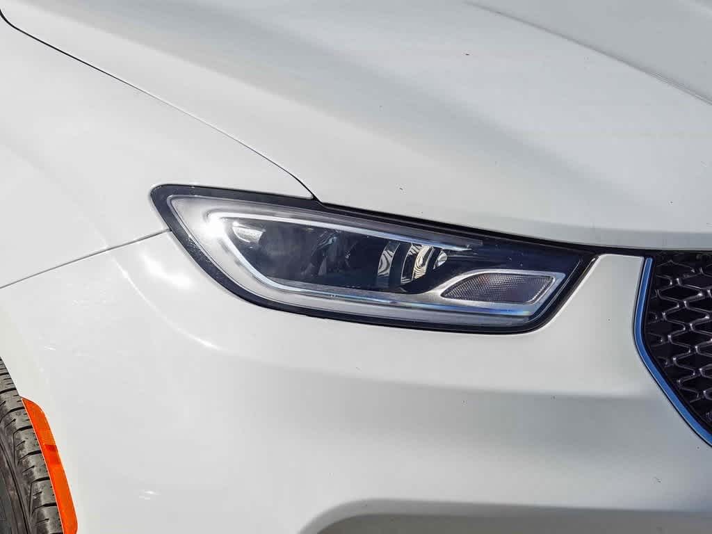 Thumbnail: 2023 Chrysler Pacifica - 4