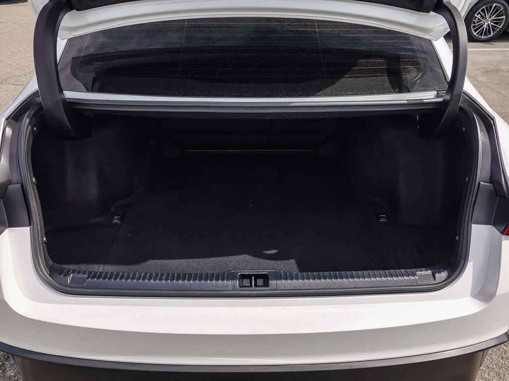 Thumbnail: 2022 Lexus IS - 26