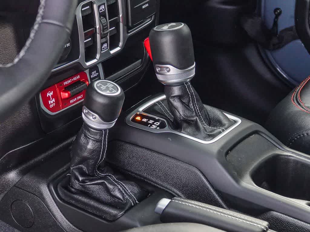 Thumbnail: 2025 Jeep Wrangler - 16