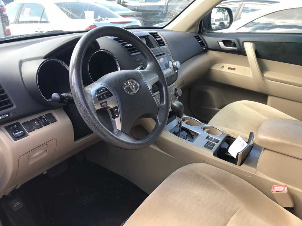 Thumbnail: 2011 Toyota Highlander - 10