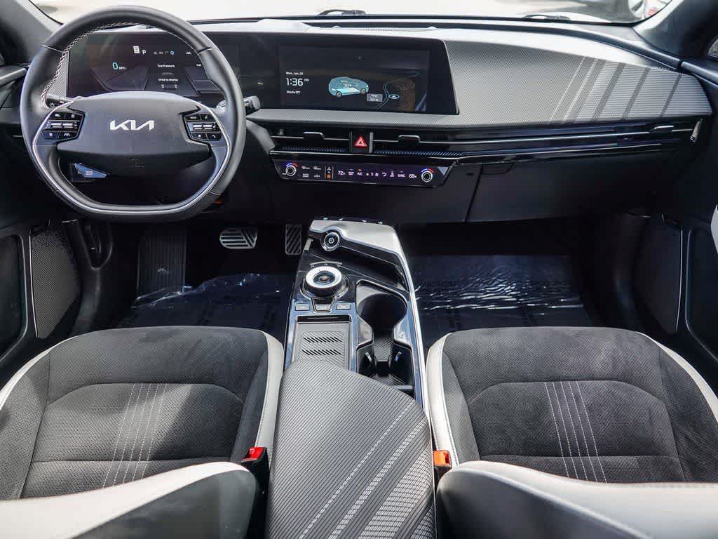 Thumbnail: 2022 Kia EV6 - 11