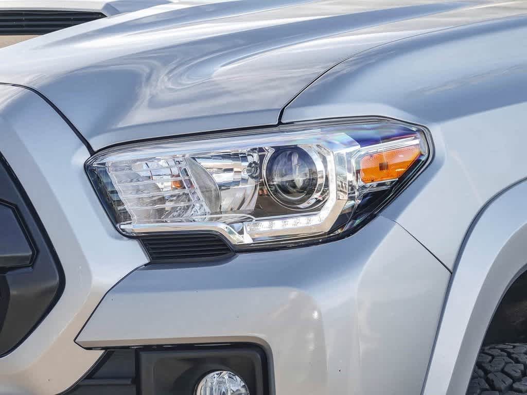 Thumbnail: 2019 Toyota Tacoma - 8