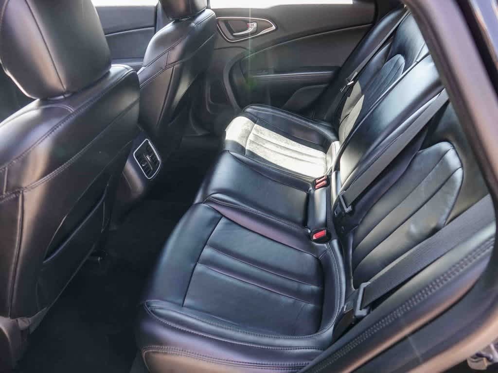 Thumbnail: 2015 Chrysler 200 - 17