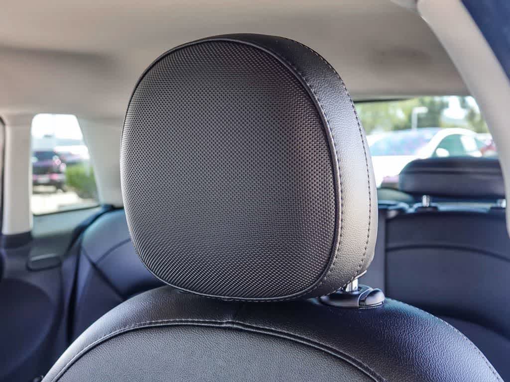 Thumbnail: 2015 MINI Cooper Hardtop - 25