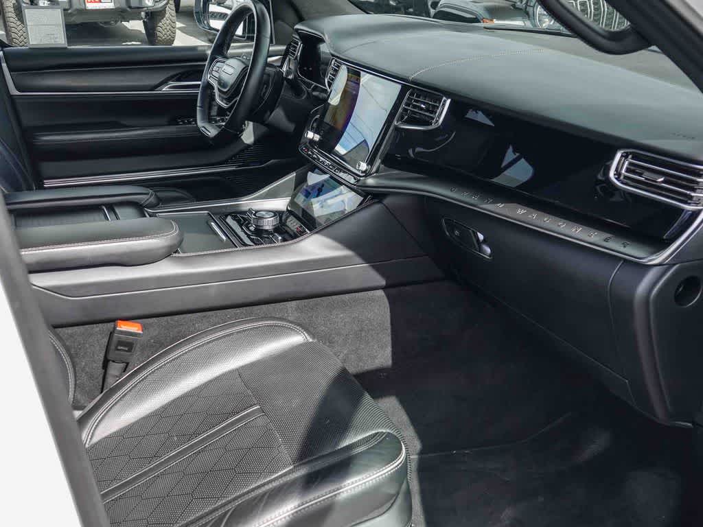 Thumbnail: 2024 Jeep Grand Wagoneer L - 15